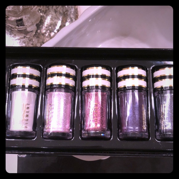 MAC Cosmetics Other - MAC Pigments and glitter eyeshadow